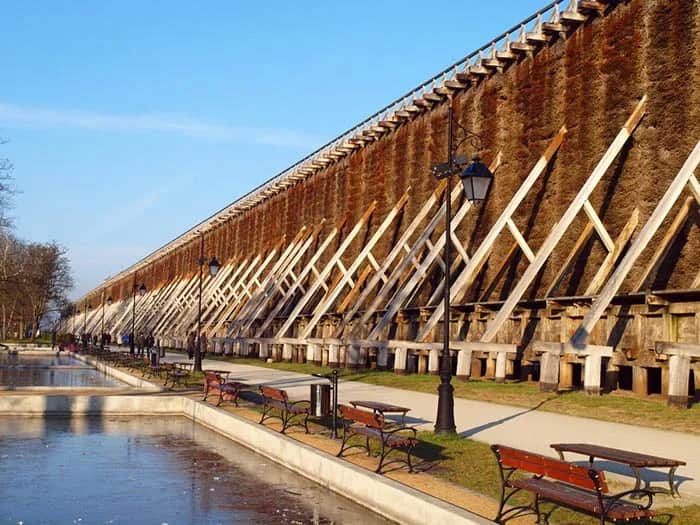 Gdzie zjeść w Ciechocinku? TOP 3 miejsca i lokalne smaki!